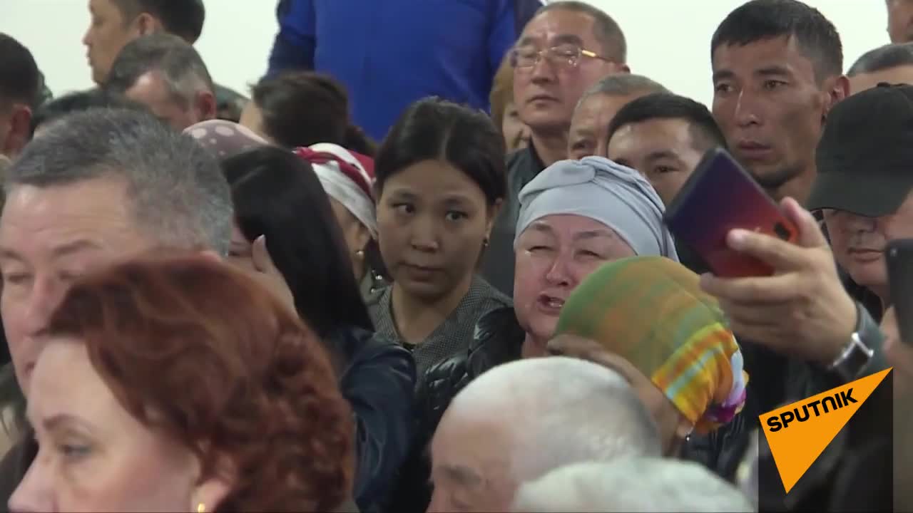 Жогорку Кеңештин экс-депутаты Дамирбек Асылбек уулунун сотунда жаңжал чыкты