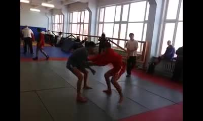 Д&#1199;йн&#1257;н&#1199;н чемпиону кыргыз жигити Жыргалбек Эмилбеков