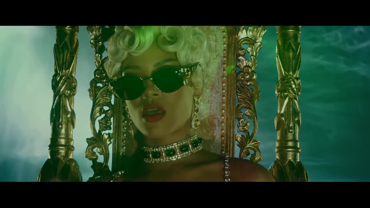 Rihanna - Pour It Up (Explicit)