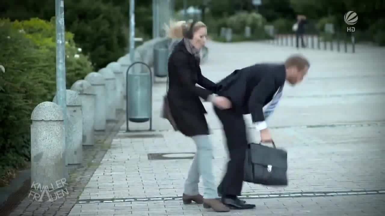 "Крутая девка"