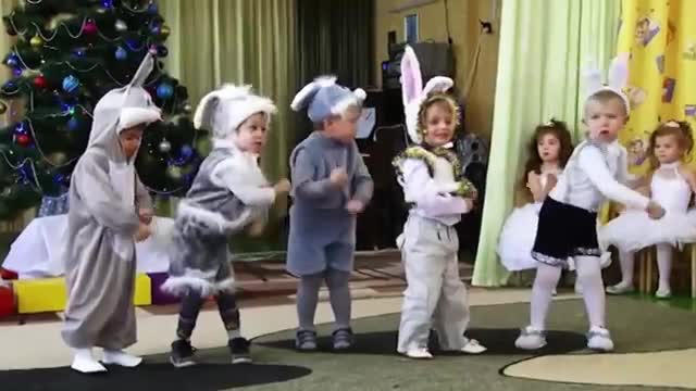 Кичинекей коенектердин бийи