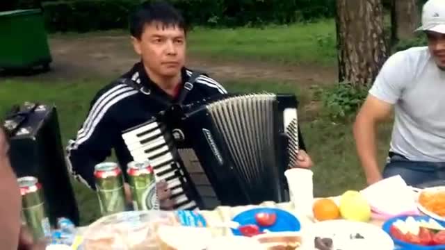  Жыргал Абдылдаев - Бүгүн сенин майрамың апаке