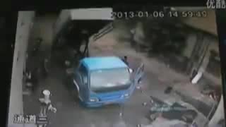 Ажал айттырбай келет.