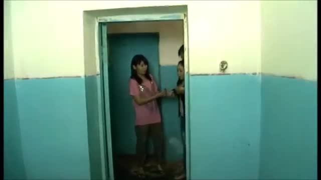 Үч жарым жыл өткөн соң Шахида өзү баса албай калган.