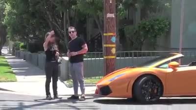 Lamborghini'ни көргөн кыз))