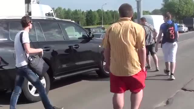Тротуар менен айдаган ****тар!