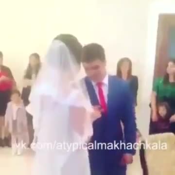 Аялын куттуктаганы.