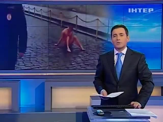 Өзүнүн алигисин мык менен кагып...))