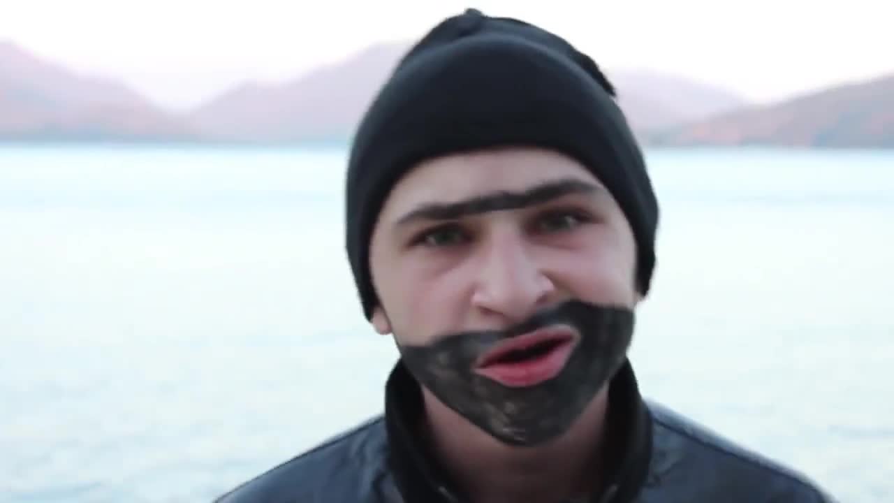 Жасалма кавказдык: Шаурма погубит тебя (Сөгүнгөн сөздөр бар)