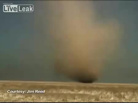 Эр жүрөк фотограф торнадого чуркайт