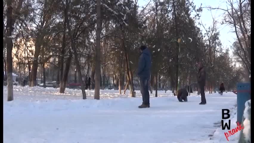 Бишкекте көчөдө кулап калсаң эмне болосуң?
