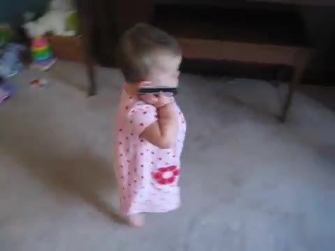  Иий, жөжө атасы менен сүйлөшүп жатат