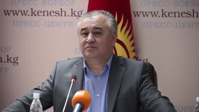 Текебаев: "Бакиевдин куйруктарын Ак үйдүн 7-кабатынан издегиле"