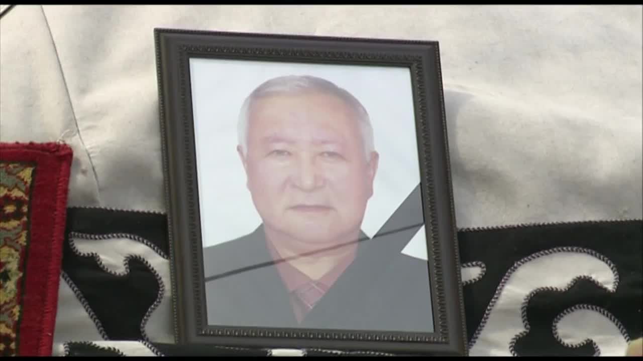 Алмазбек Атамбаевдин агасы дүйнөдөн кайтты