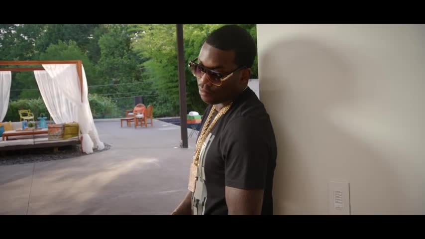  Meek Mill Ft. Nicki Minaj & Chris Brown - All Eyes On You (Official Video)