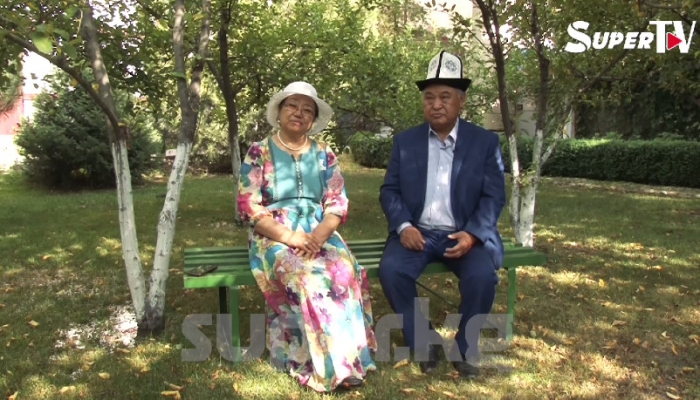  Каныкей Эралиева: "Ата-энемдин түштүккө бербейбиз дегенин укпай, жолдошум экөөбүз үйлөнүп алганбыз"