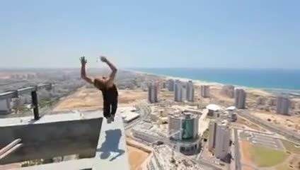 Ух, 40-кабаттан ыргып өлүп кала жаздады...