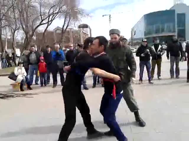 Мына азамат кыргыз жигити!
