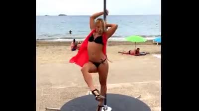 Ким ушундай сексуалдуу бийлей алат?
