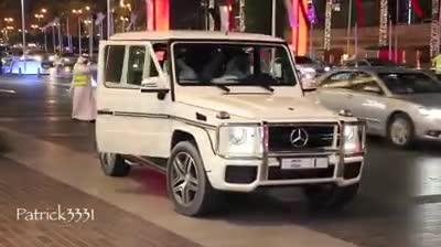Дубайдын башчысы жан сакчысы жок жүрөт