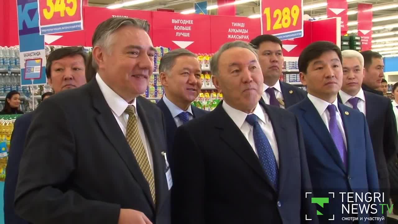 Нурсултан Назарбаев дүкөн кыдырып... )))