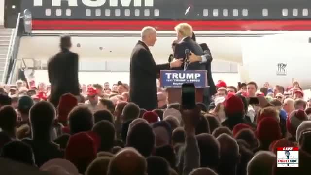 Дональд Трампка кол салды