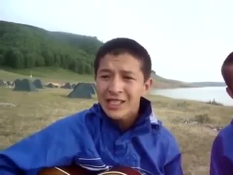 Гитарада жакшы ырдаптыр