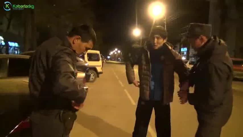 Бишкекте мас айдоочу "Башкы прокуратуранын кызматкеримин" деди