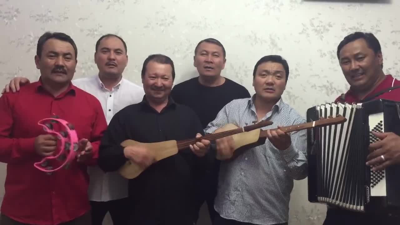 "Саясаттан чарчадыңызбы? Анда ыр угуңуз"