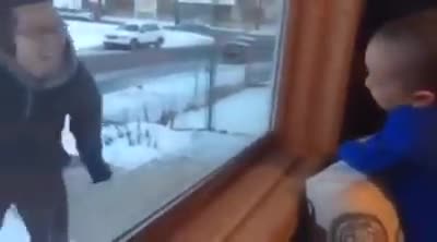 Баланын кубанычы аталардан көз каранды