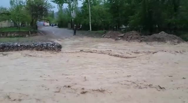 Ноокатта мөндүр жаап, каттуу сел жүрдү	(18.04.16)
