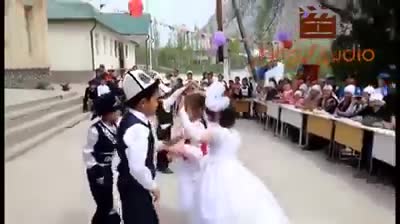 Кыз-жигит келише албады))