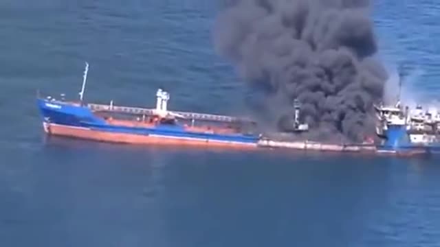 Орусиянын танкери күйүп кетти