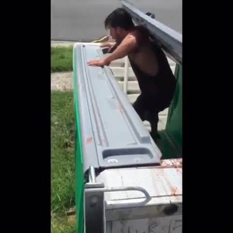 Мыкты достордон жан чыдагыс тамашалар