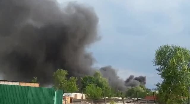 Достук кичи районундагы автобаза күйүп жатат 06.06.2016