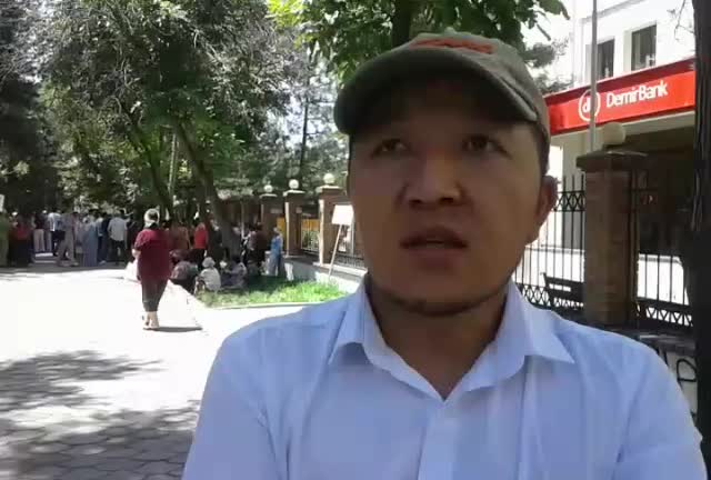Чүй-Манас көчөлөрүнүн кесилишиндеги митинг