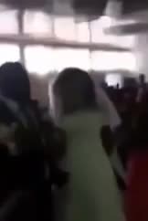 Көңүлдөшү үлпөт тойдо той көйнөгүн кийип келип алды