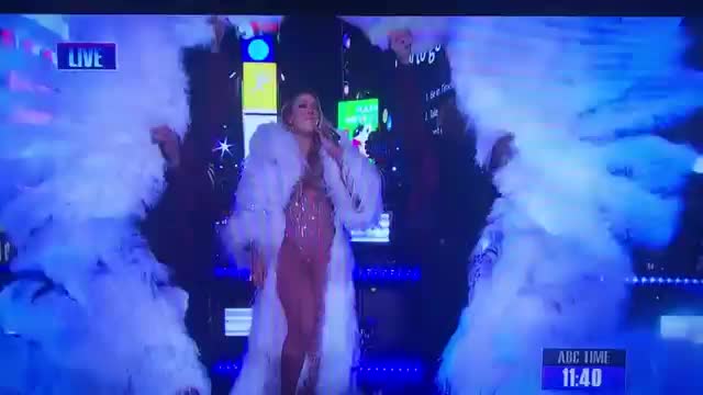 Мэрайя Кэри ырдап жатып адашып калды
