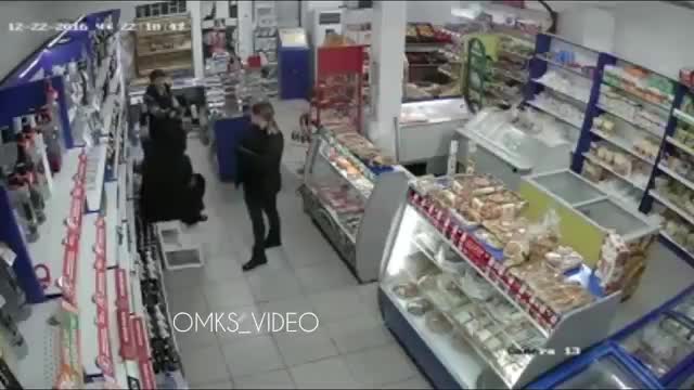  Кылмышкерлер сатуучуларды катуу сабап салышты