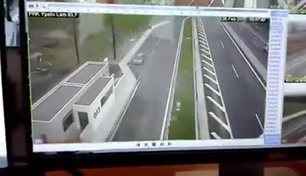 Грецияда өтө чоң жол кырсыгы болду