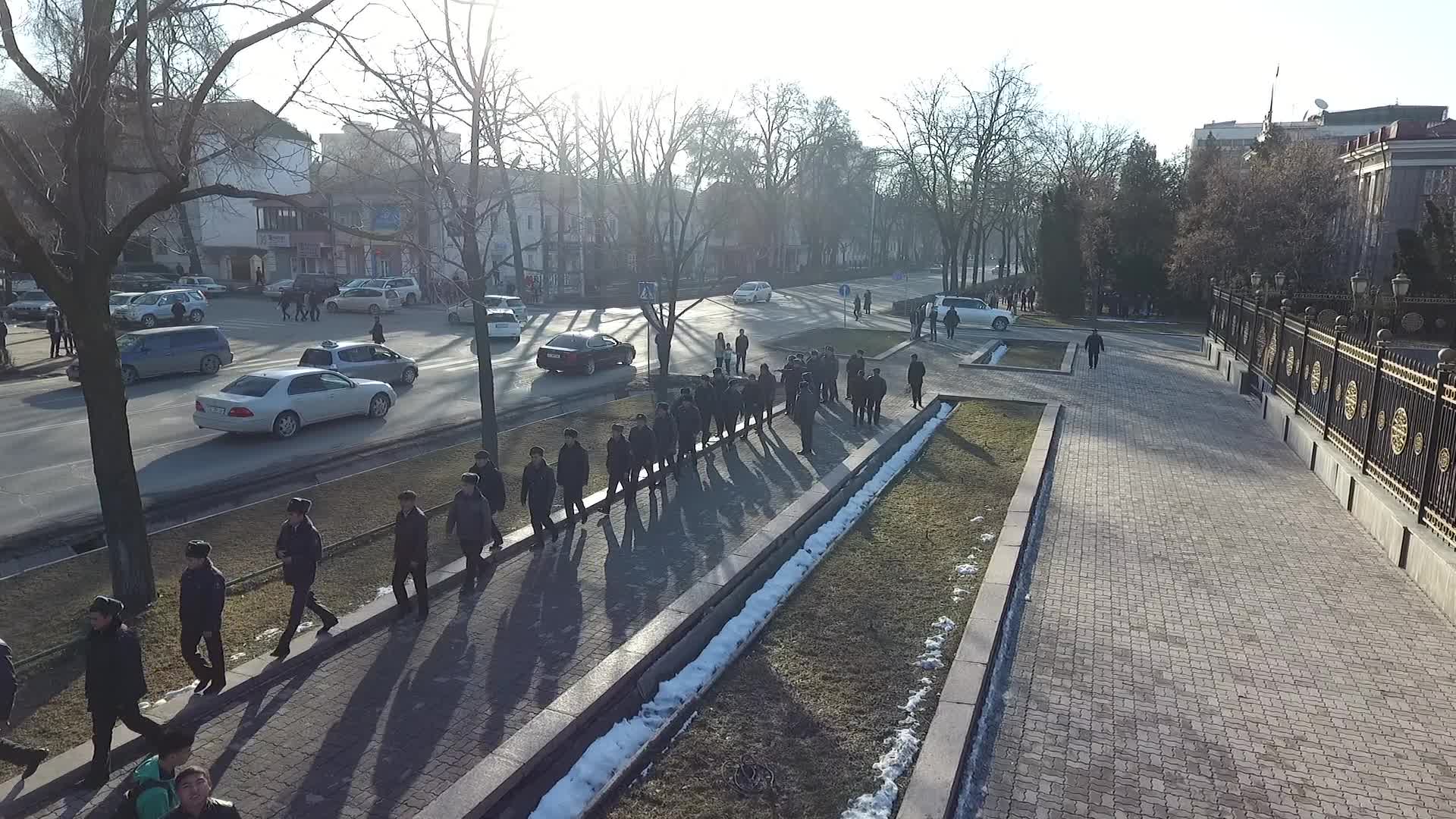 "Ала-Тоо" аянтындагы митинг бийиктиктен-3