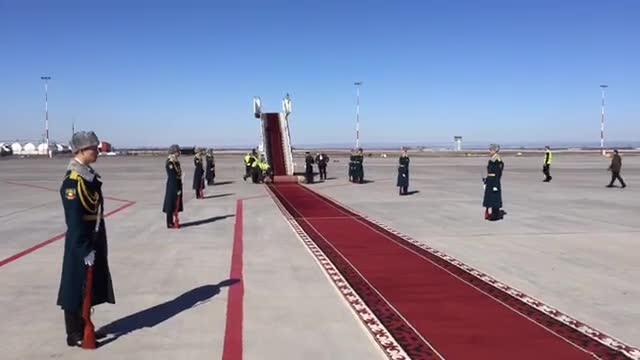 Путин Кыргызстанга учуп келди