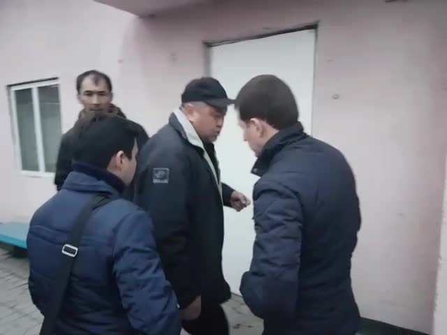  Камактагы активисттерге жактоочуларын киргизишкен жок