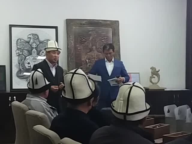 Майрамкул Асаналиевдин сүрөт көргөзмөсү болуп өттү. 25.03.2017.