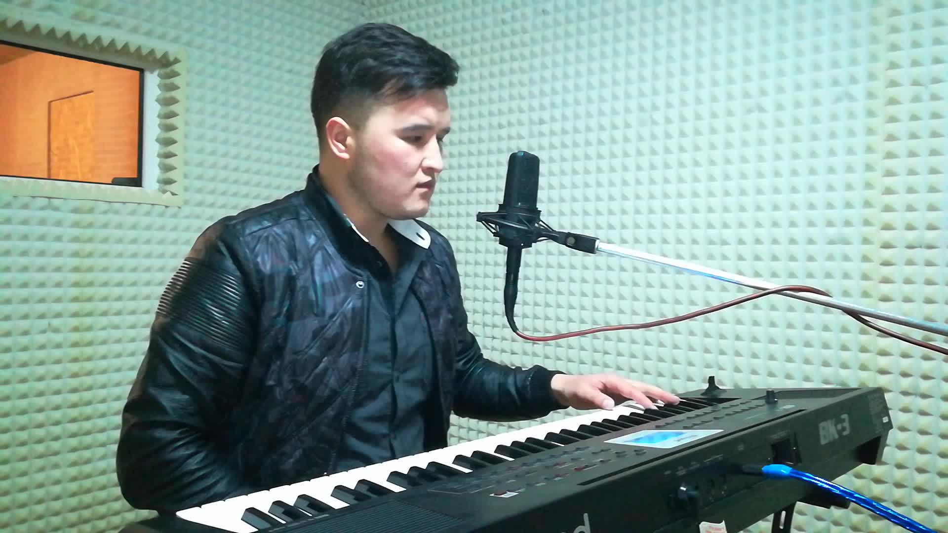  Марат Нарматов - Эмне мынча сүйөм сени live (cover)