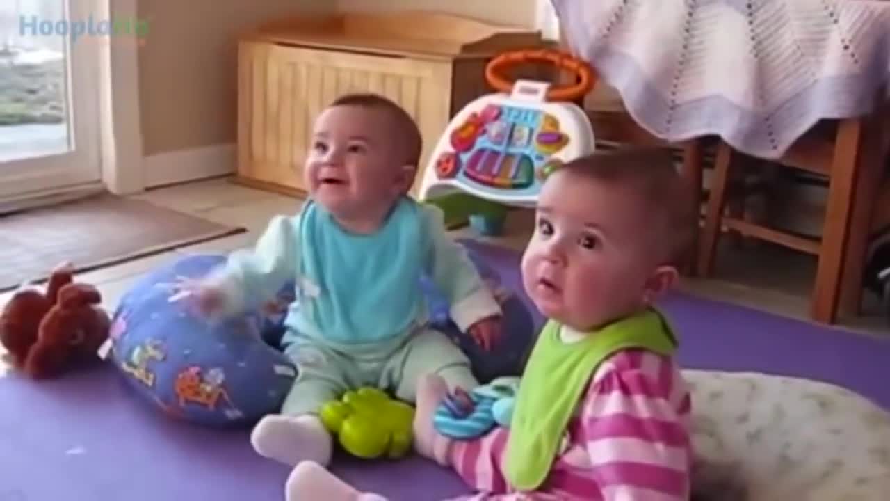 Балдар жумуштан келген атасын кантип тосуп алышат?