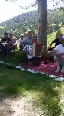  Ойгонуп секин карасаң, желмогуз жатат жаныңда...