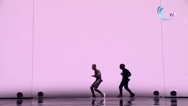 Бүт дүйнөнү дүңгүрөткөн кытайлык бийчи
