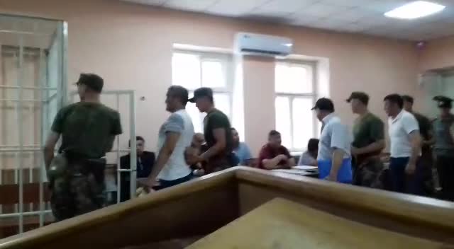 Сотто айыпталуучулар балдарын көрүп сүйүнүштү 