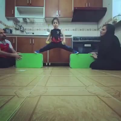 Спортту сүйгөн кичинекей кыз